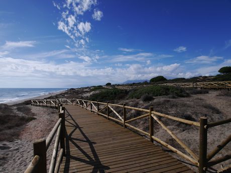 udsigt strand lejlighed til salg cabopino billede